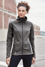 LOE720 Gear Grey Model Lifestyle